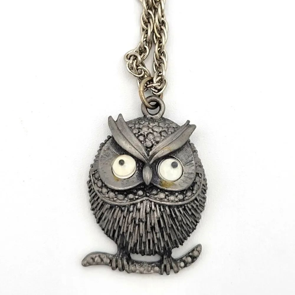Owl Pendant with Wiggle MOVING Eyes & double link chain Silver tone